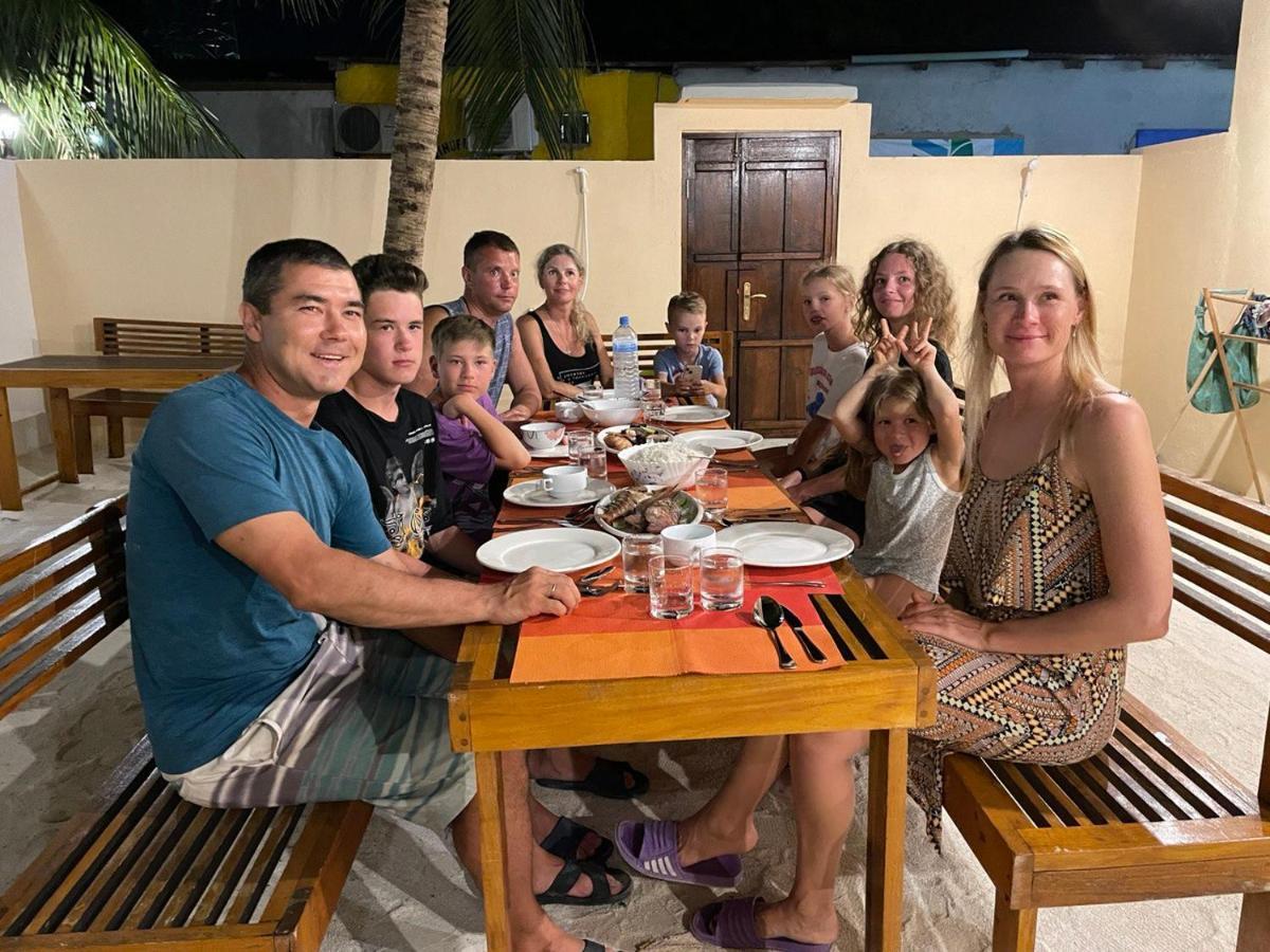 Vacanza Mathiveri Bagian luar foto